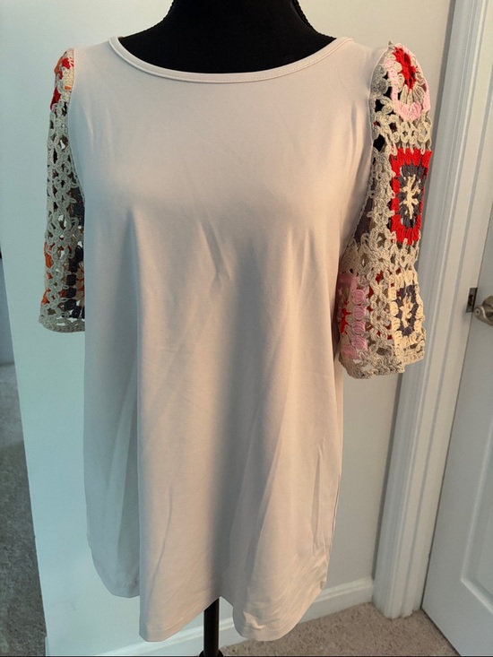 Tops - Relaxed Cream colored Women's Top with Multicolor Crochet Sleeves